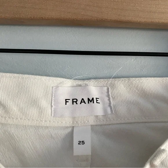 Frame Denim Le Simone Shorts in Rumpled Blanc Grind - Picture 10 of 12